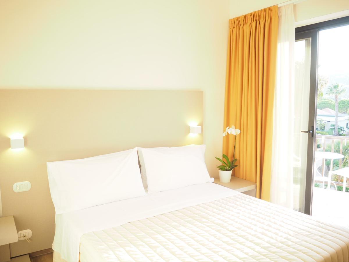 Oasiclub Hotel Vieste Esterno foto