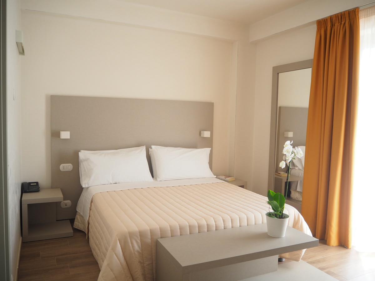 Oasiclub Hotel Vieste Esterno foto