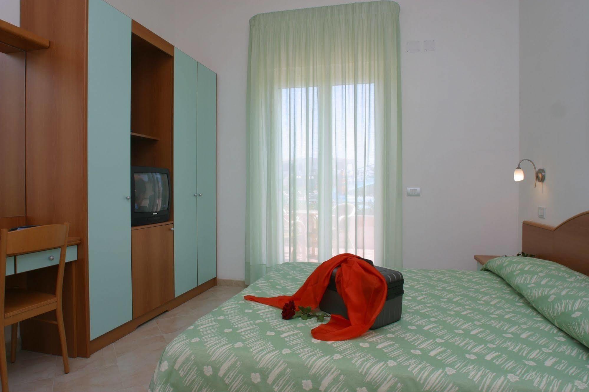 Oasiclub Hotel Vieste Esterno foto