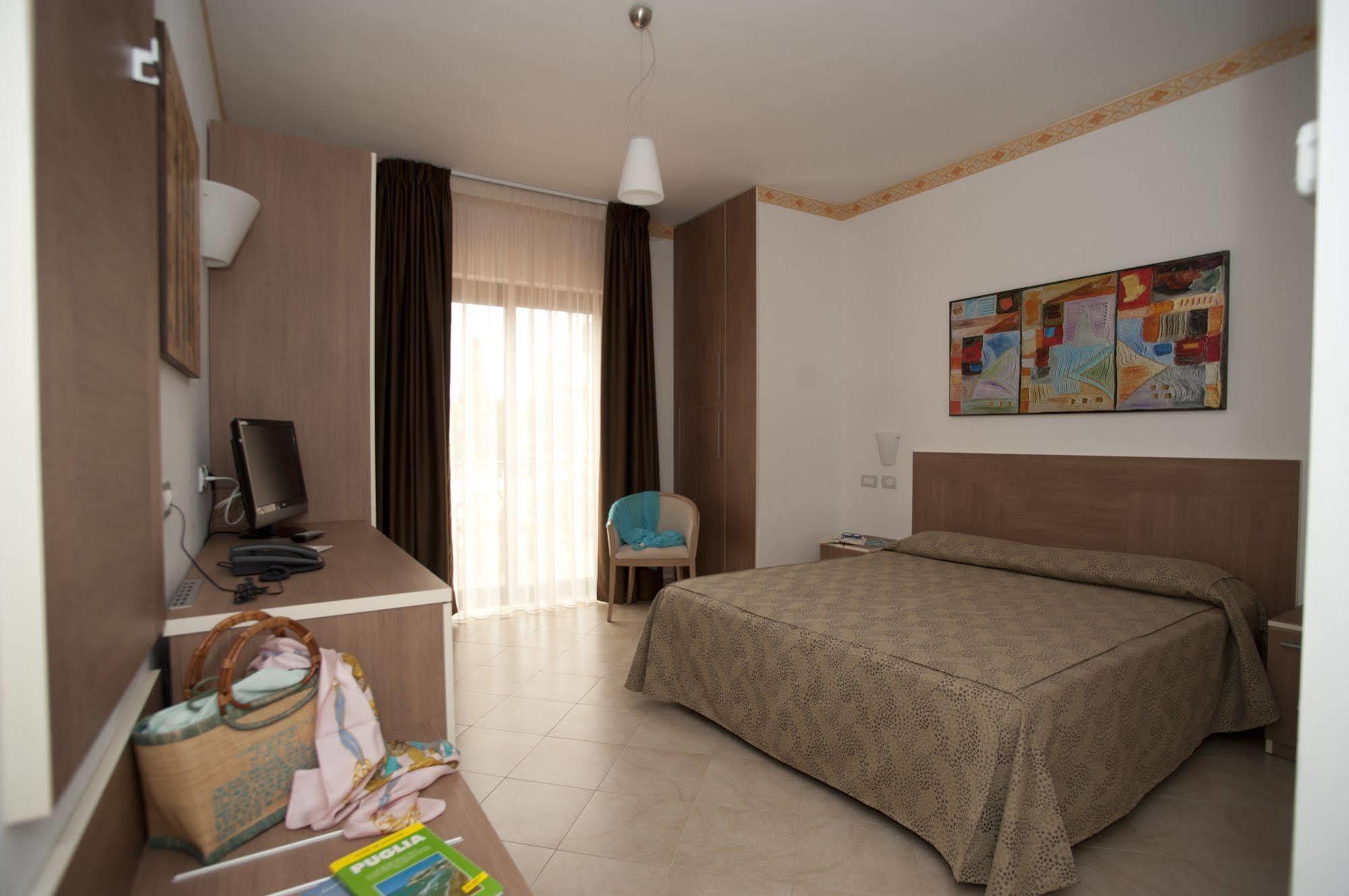 Oasiclub Hotel Vieste Esterno foto