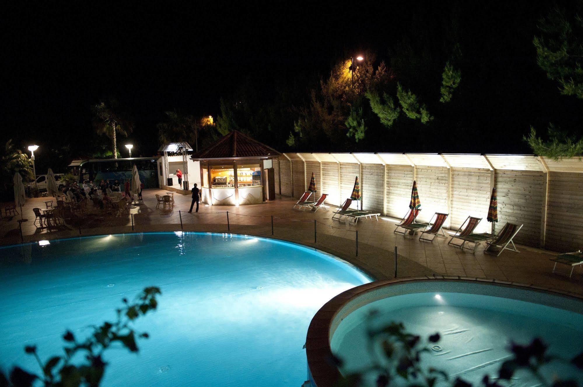 Oasiclub Hotel Vieste Esterno foto